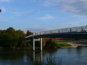 Neue Fußgängerbrücke