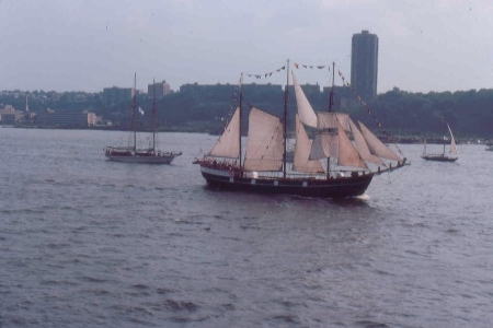 bild15TN Ftg-Parad Hudsonriver 76.jpg